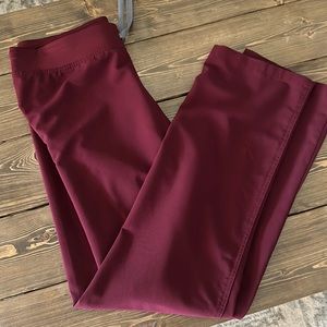 Women‘s burgundy Livingston Scrub Pants- medium Tall